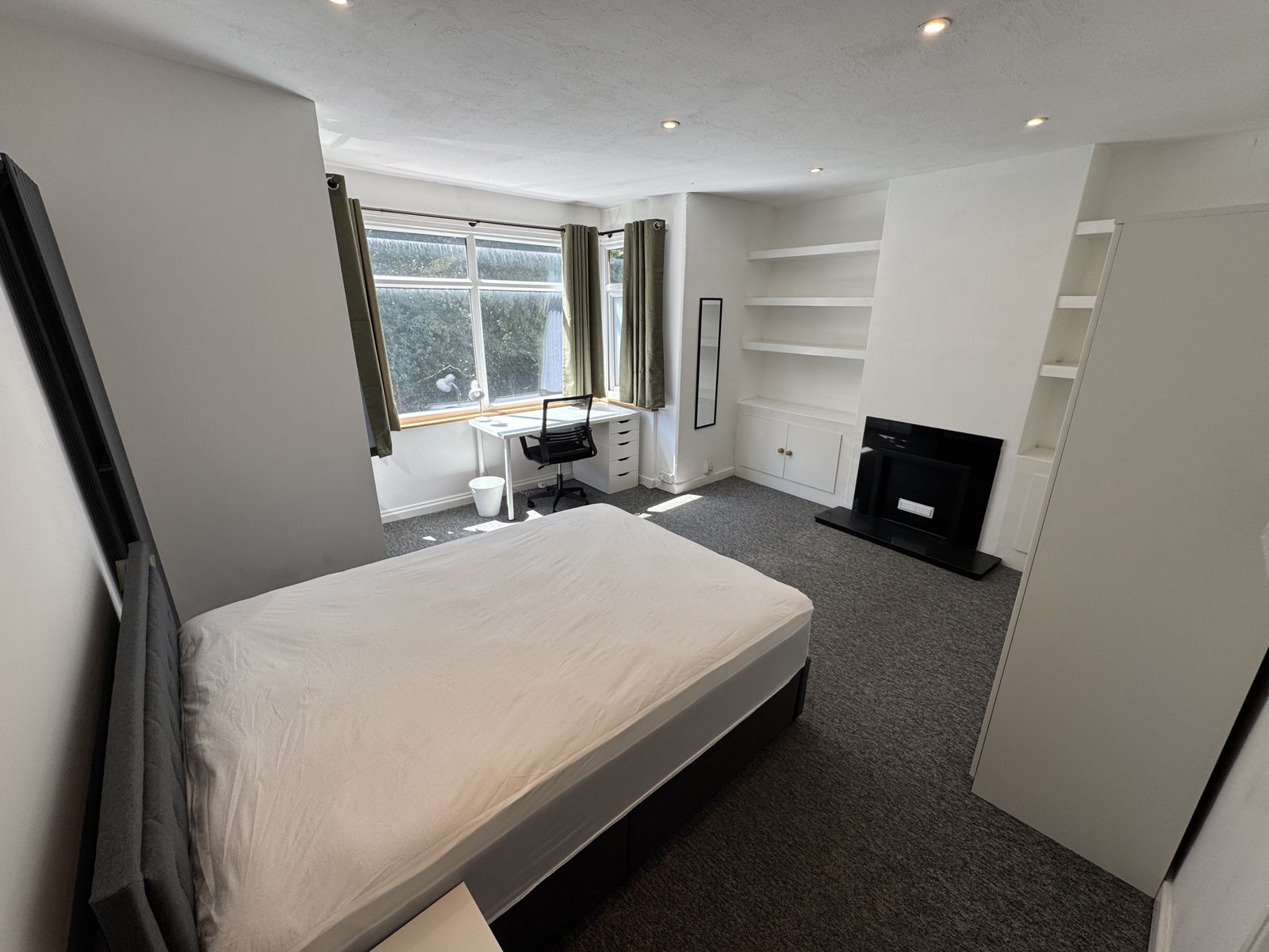 Bonhay Road – Top Floor Flat photo 2