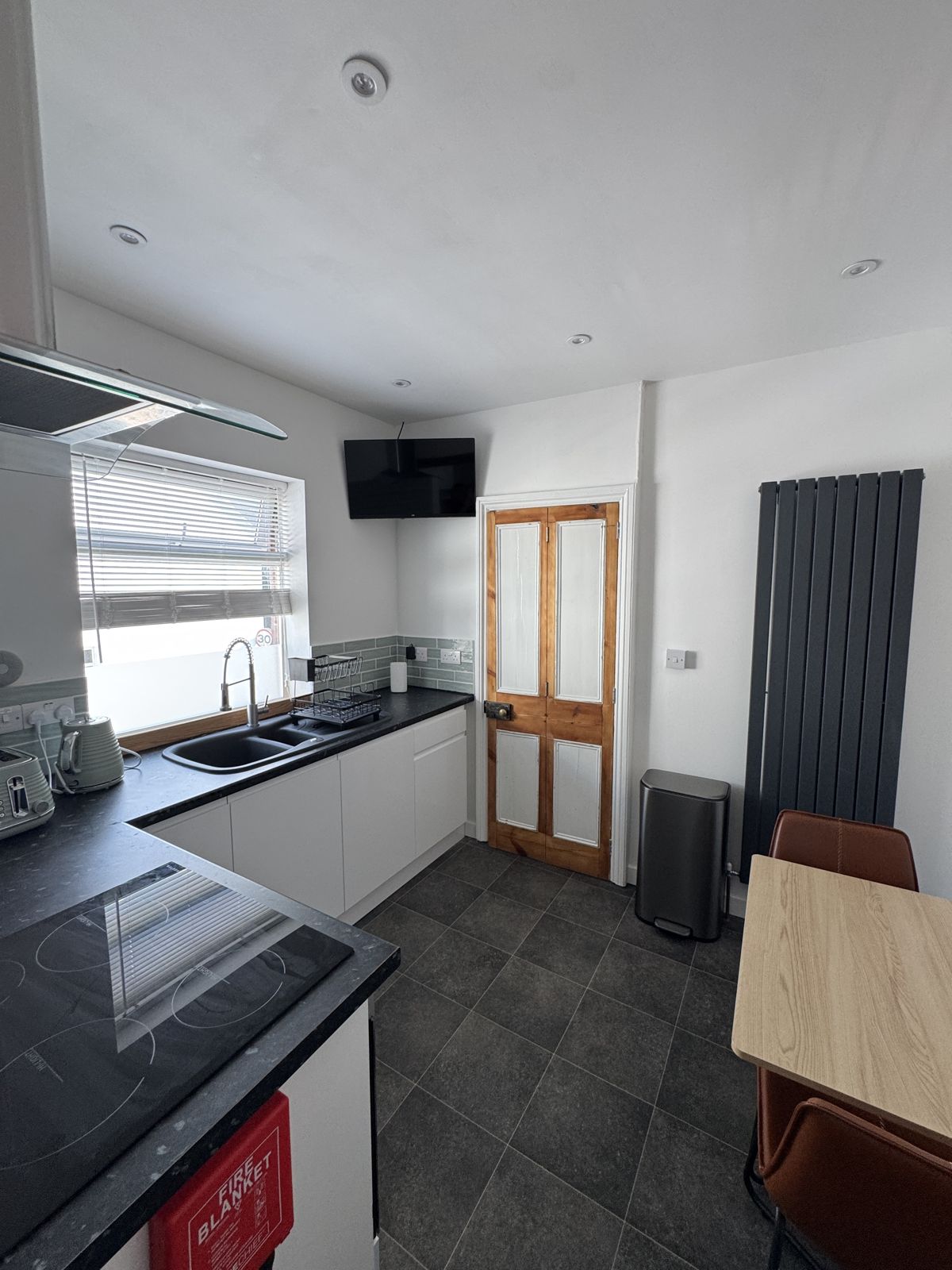 Bonhay Road – Top Floor Flat photo 4